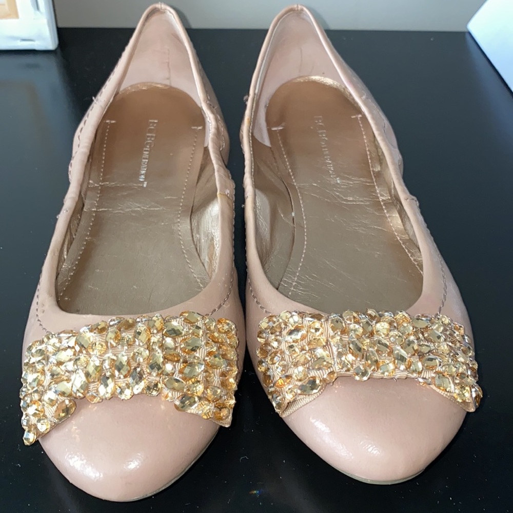 Bow tie flats